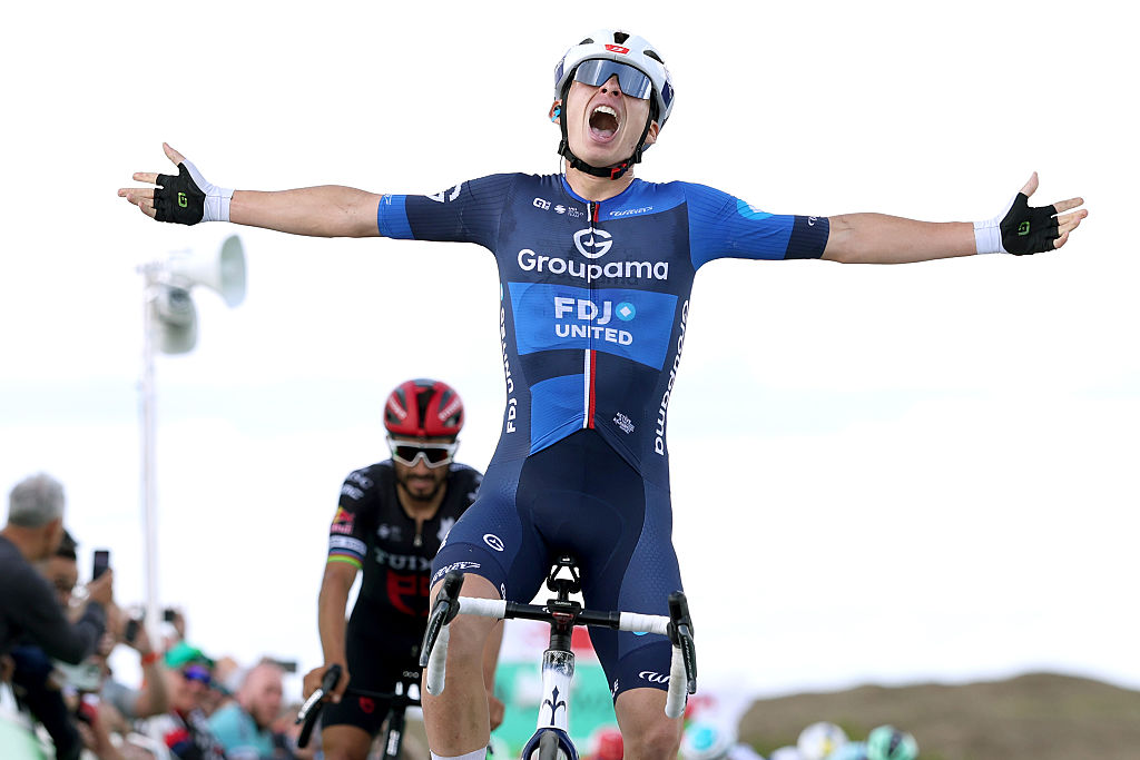Tour of Britain Men: Romain Grégoire shuts down uphill charge by Julian Alaphilippe to win stage 4