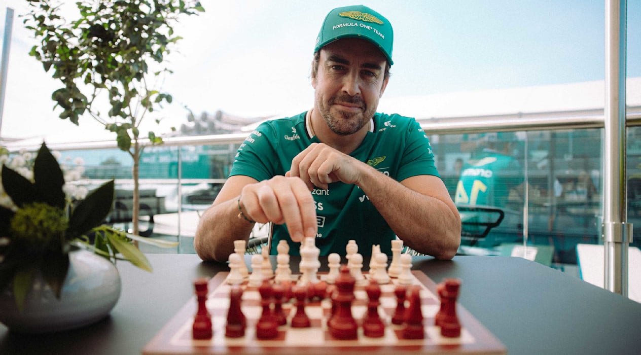 Fernando Chess SH-04 homepage hero 4