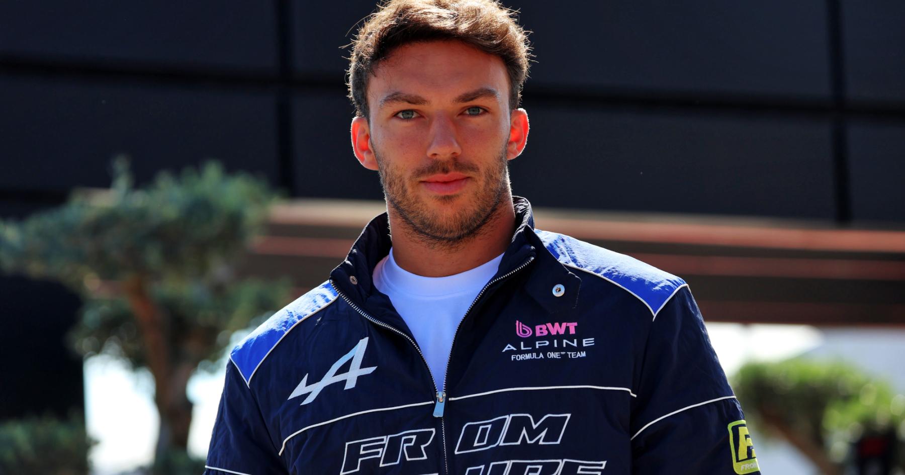 Pierre Gasly signs fresh contract to decide F1 future