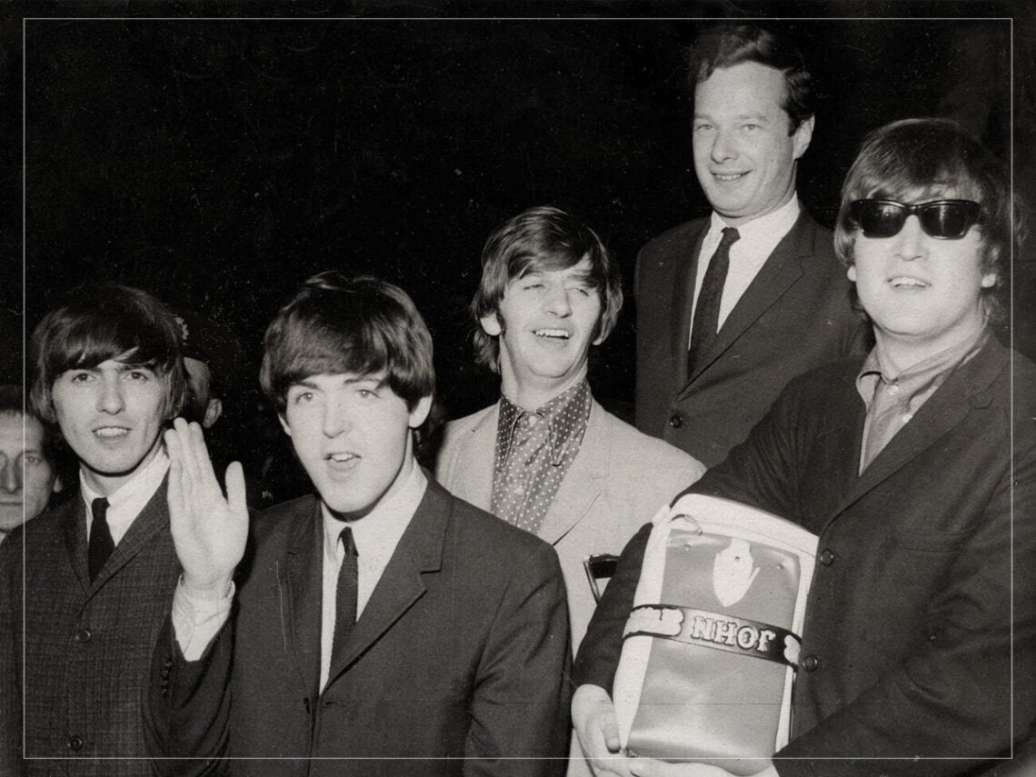 George Harrison - Paul McCartney - Ringo Starr - John Lennon - Brian Epstein - 1964 - The Beatles