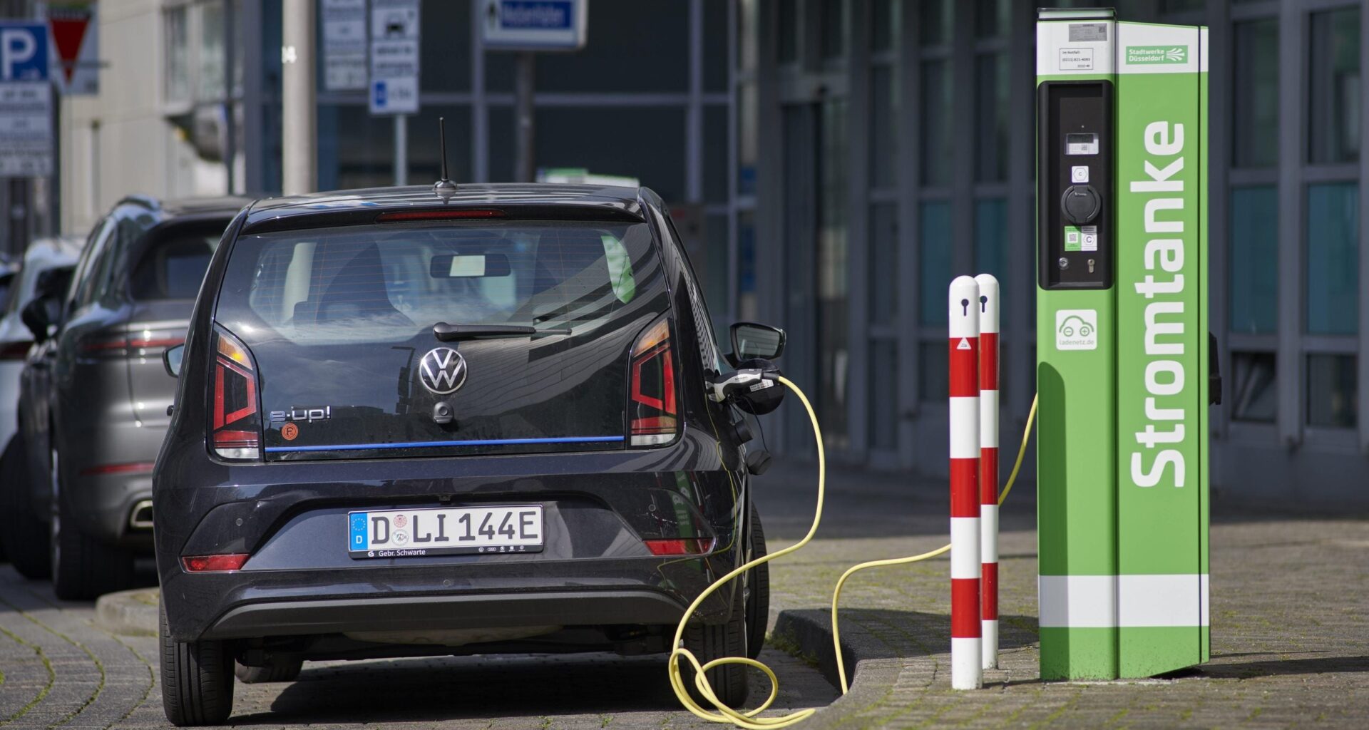 Europe’s EV sales are recovering: did EU carbon regulations change the game?  