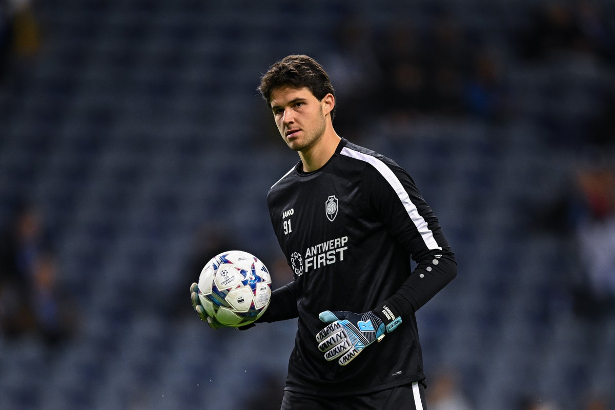Who is Senne Lammens? The new Manchester United goalkeeper with a positive penalty record defying xG models