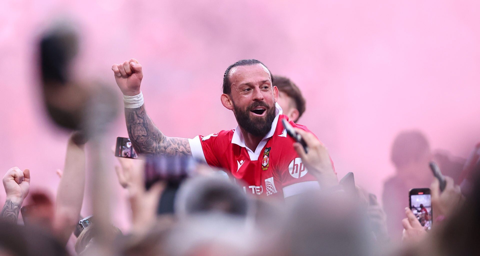Ex-Wrexham hero Steven Fletcher in talks over emotional transfer amid Birmingham City domino effect