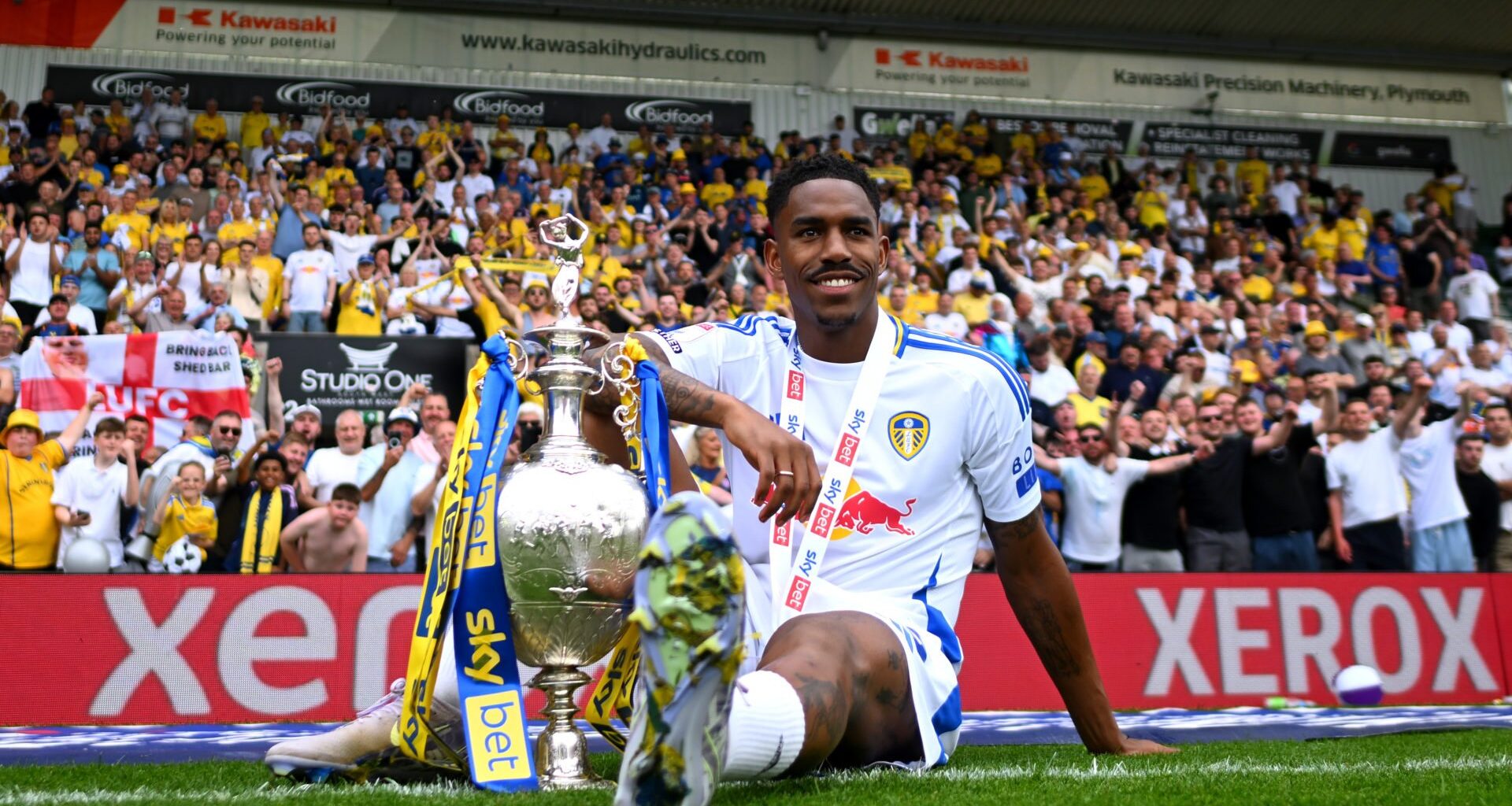Junior Firpo gets Leeds United tattoo three months after Elland Road exit