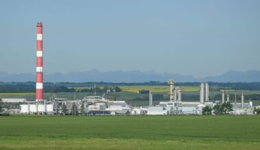 LNG could flow from Canadian Arctic port to Europe in about 5 to 7 years, minister estimates – POLITICO