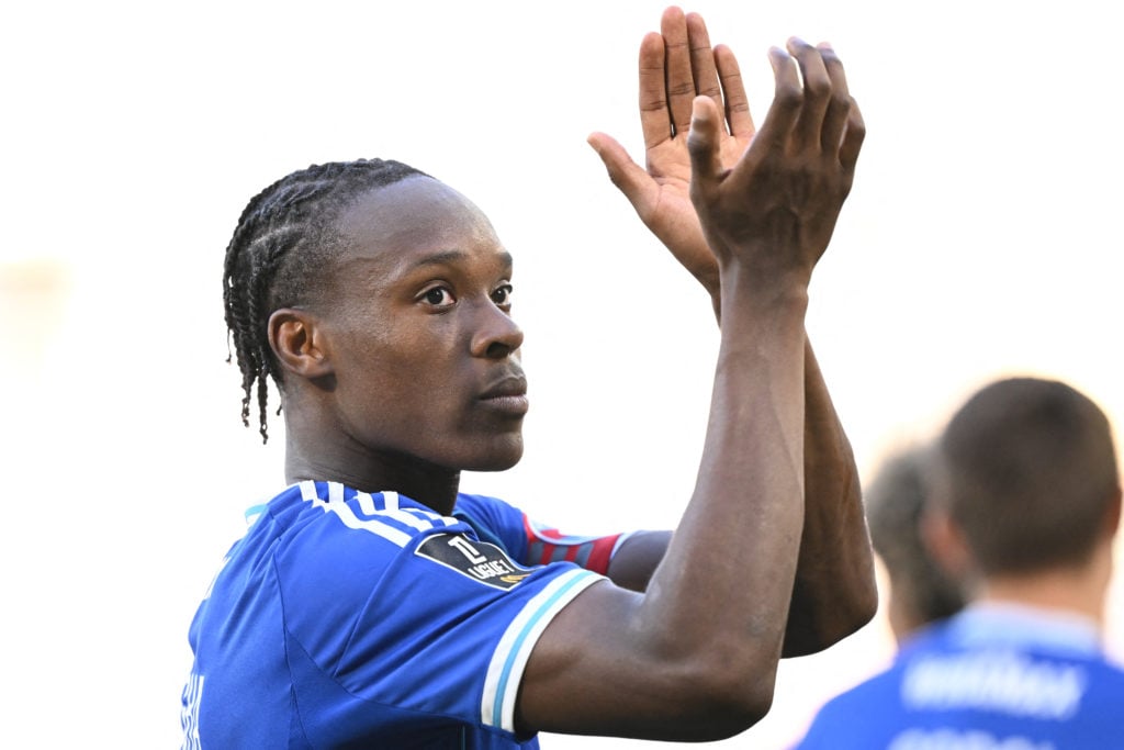 Emmanuel Emegha applauds the Strasbourg crowd.