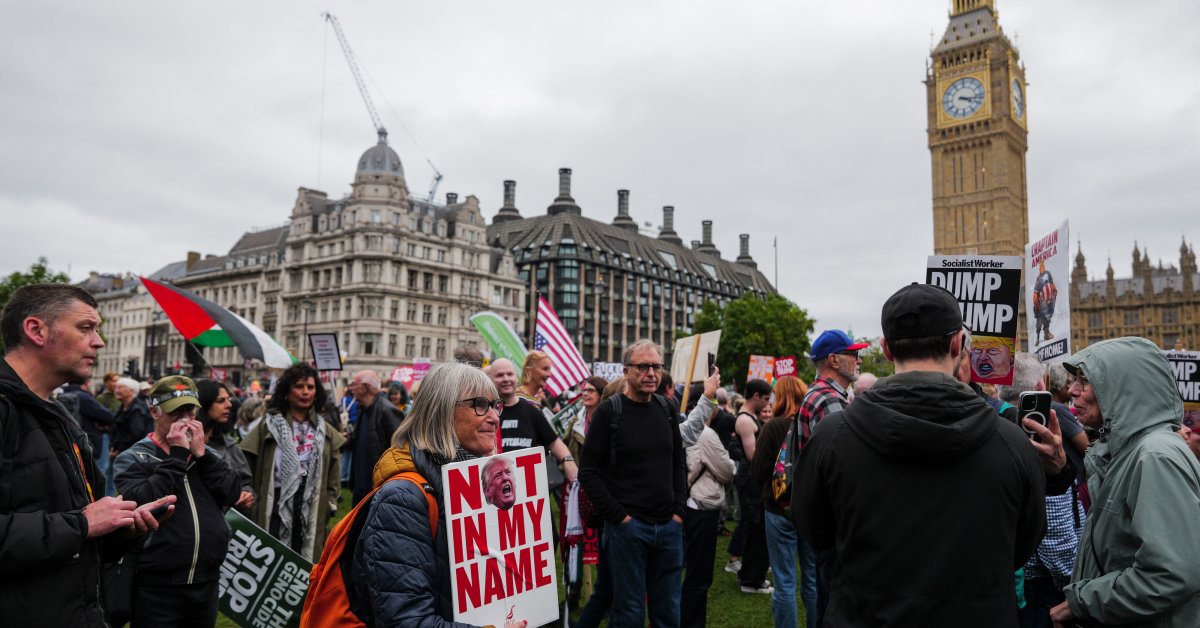 Major Anti-Trump Demonstration Unfolds in London