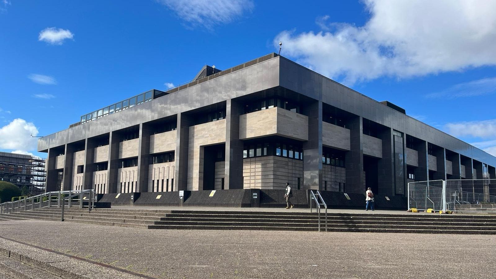 Glasgow man banned from keeping pets after dumping XL Bully