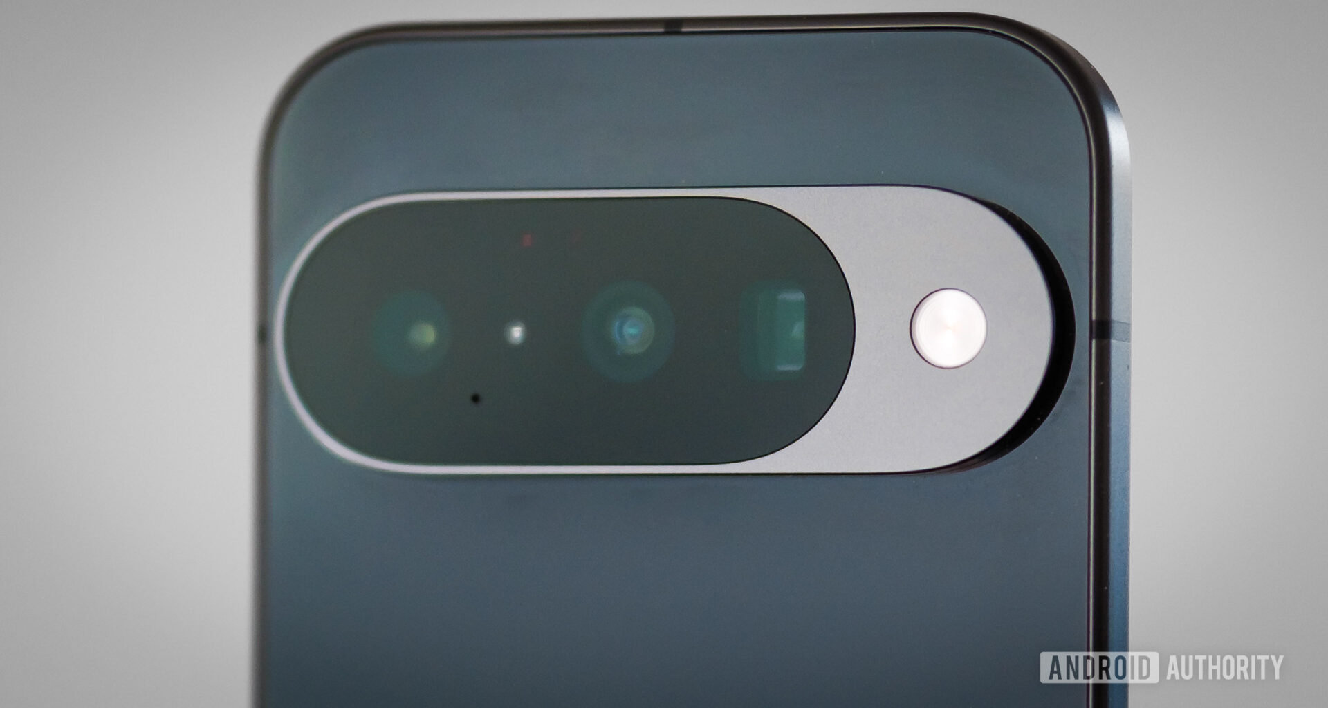 Google Pixel 10 triple camera