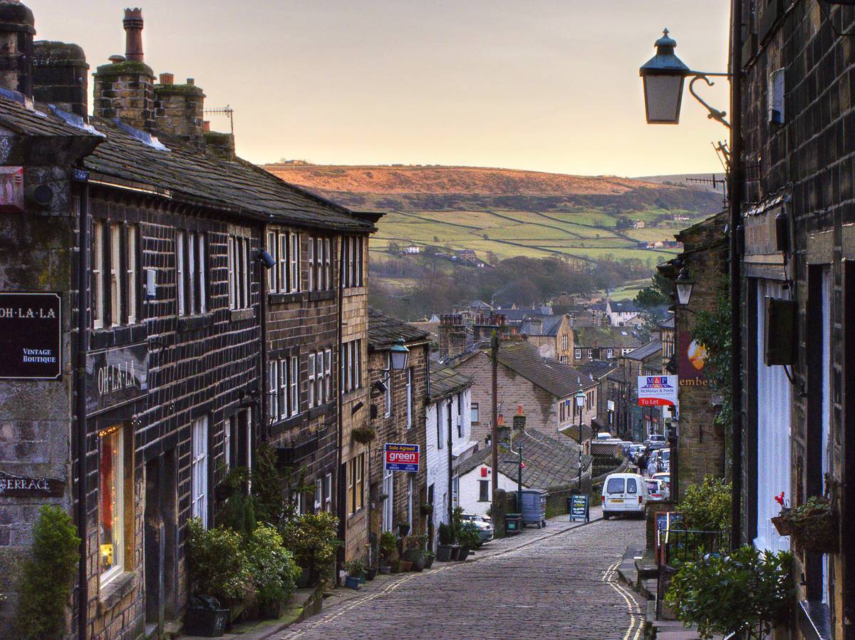 haworth village autumn view to the moors