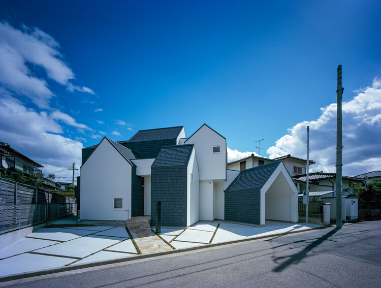 House in Inagawa-cho / FujiwaraMuro Architects - Exterior Photography