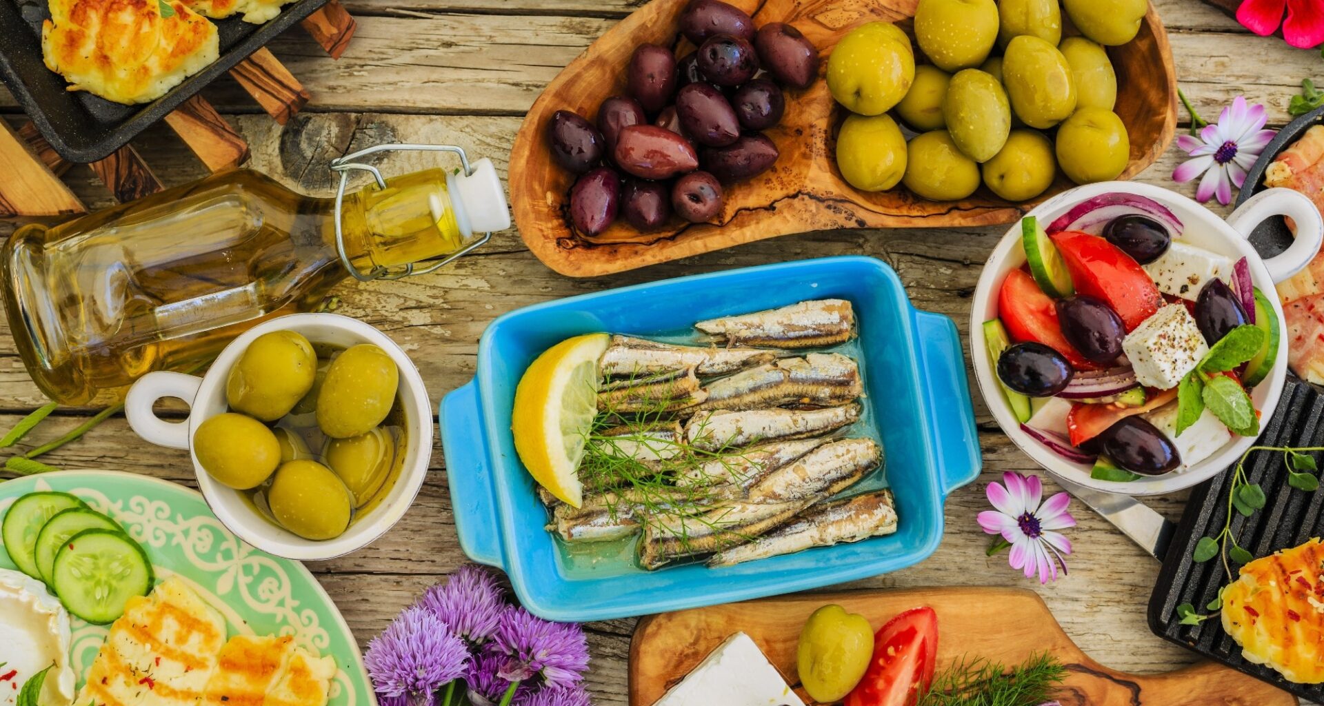 Study: Dietary intake of fruits and vegetables, polyunsaturated fats, and fish and positive psychological well-being in older adults: A cross-sectional analysis of the English Longitudinal Study of Ageing (ELSA). Image Credit: gorillaimages  / Shutterstock