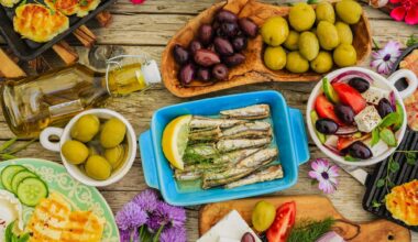 Study: Dietary intake of fruits and vegetables, polyunsaturated fats, and fish and positive psychological well-being in older adults: A cross-sectional analysis of the English Longitudinal Study of Ageing (ELSA). Image Credit: gorillaimages  / Shutterstock