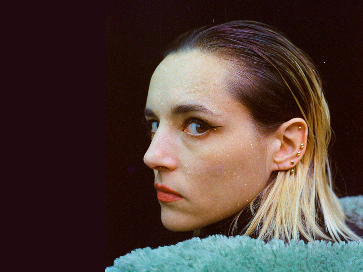 The indie band that Jehnny Beth had a torrid time supporting