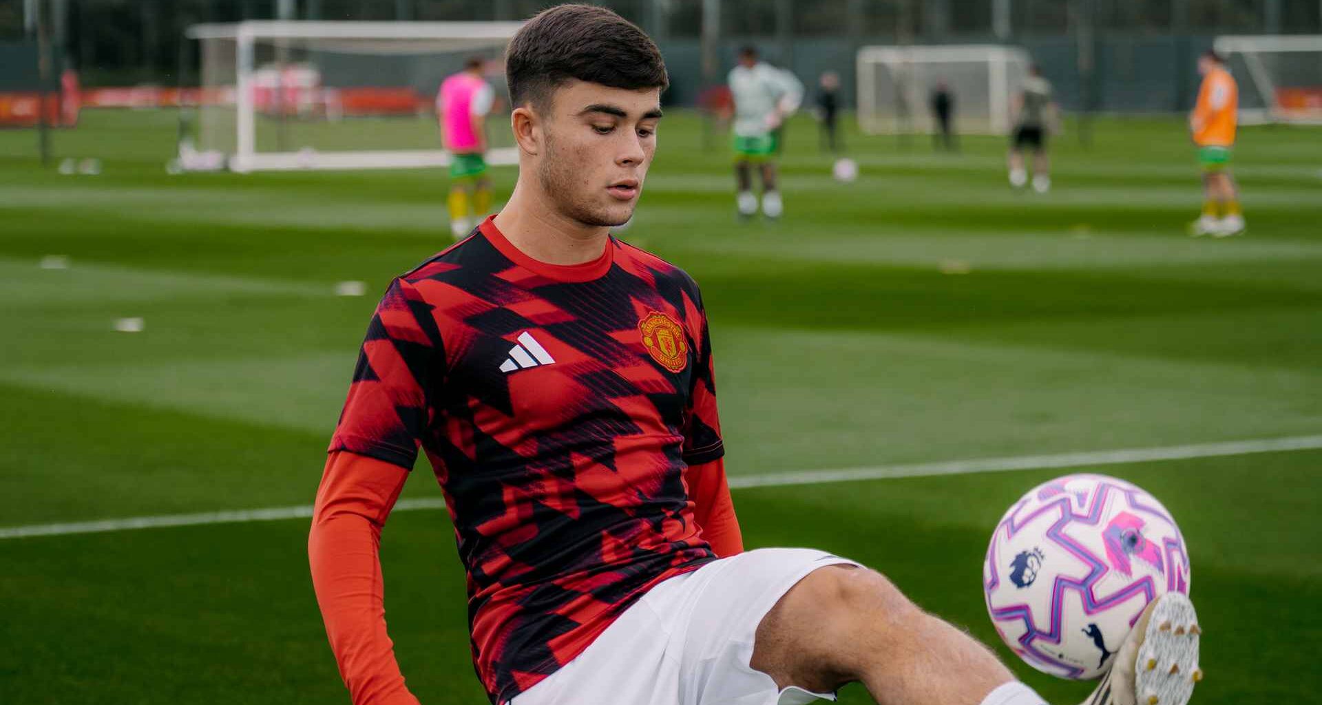 Harry Amass joins Sheffield Wednesday on loan for 2025 26 season