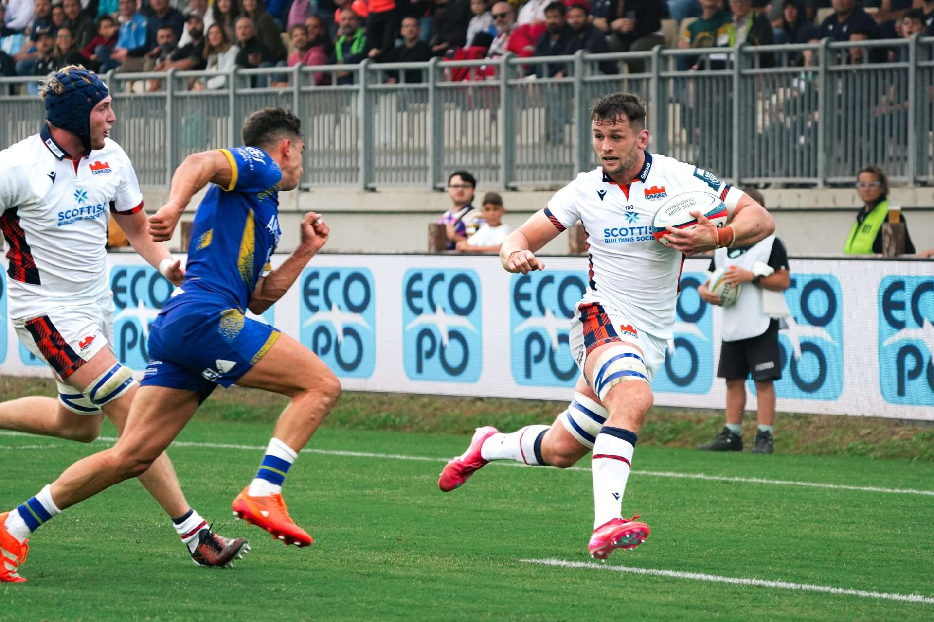 Skipper Magnus Bradbury scored one of Edinburgh's four tries. Image: Jim Parsons