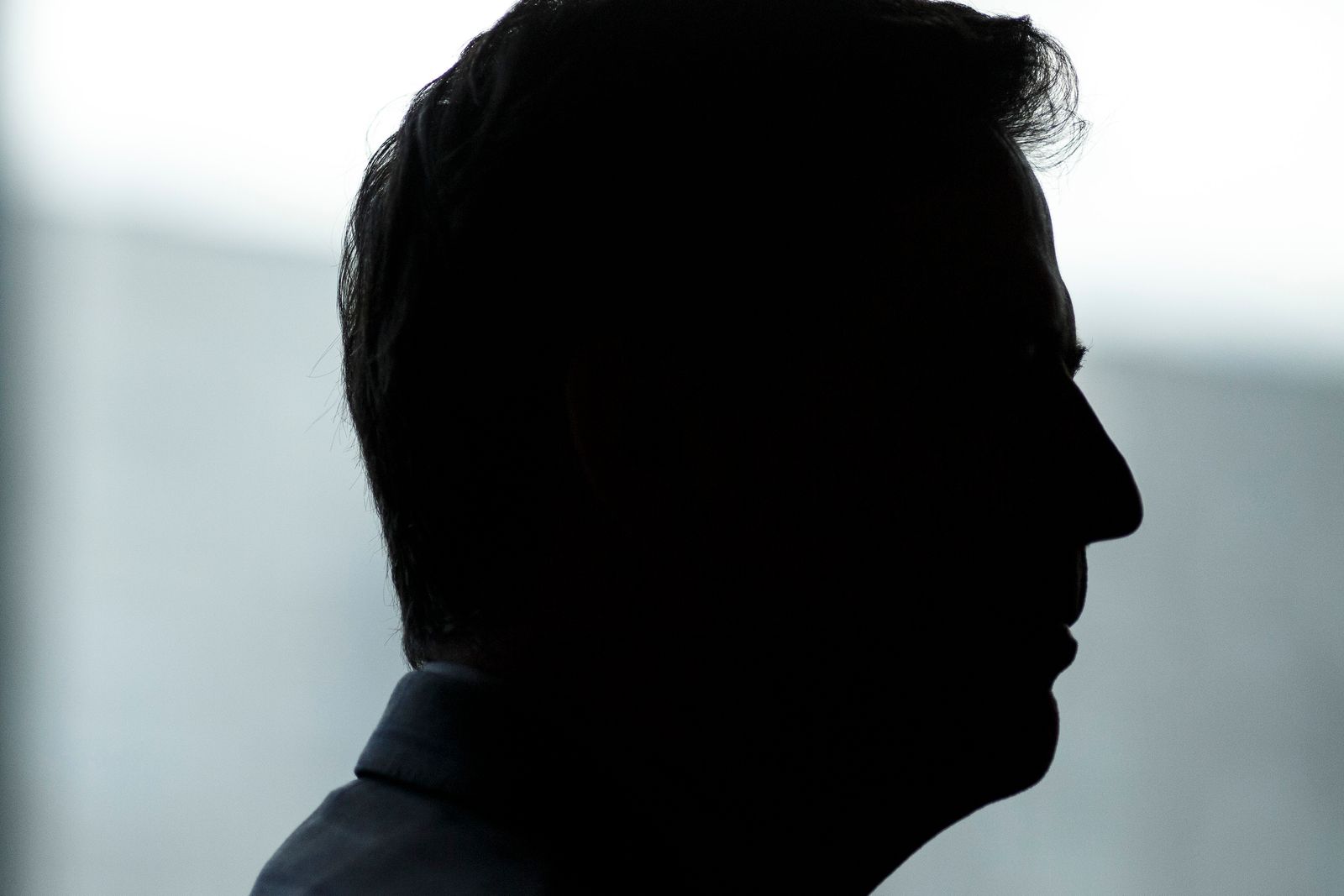 A photo of James Comeys silhouette.
