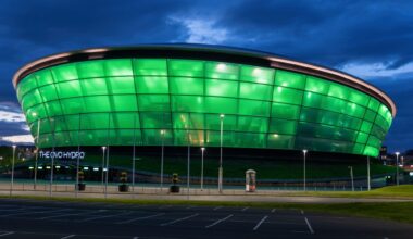 Chart-topping singer announces first ever Glasgow Hydro gig as fans cry 'I'm desperate for tickets'