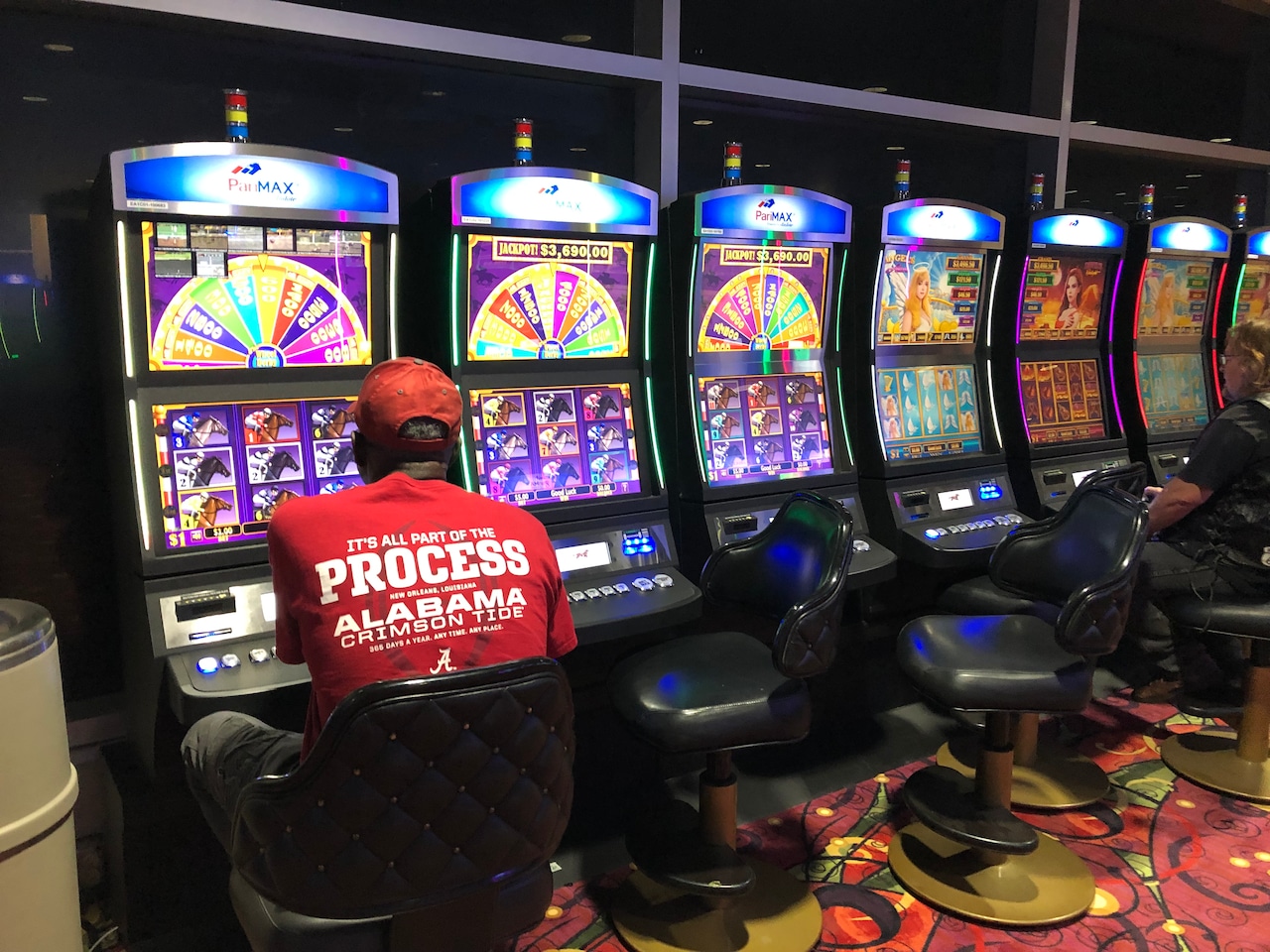 Poarch Creek Indians bring new casino technology to Birmingham Race Course, Mobile Greyhound Park