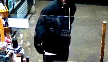 Armed robbery reported at New London convenience store
