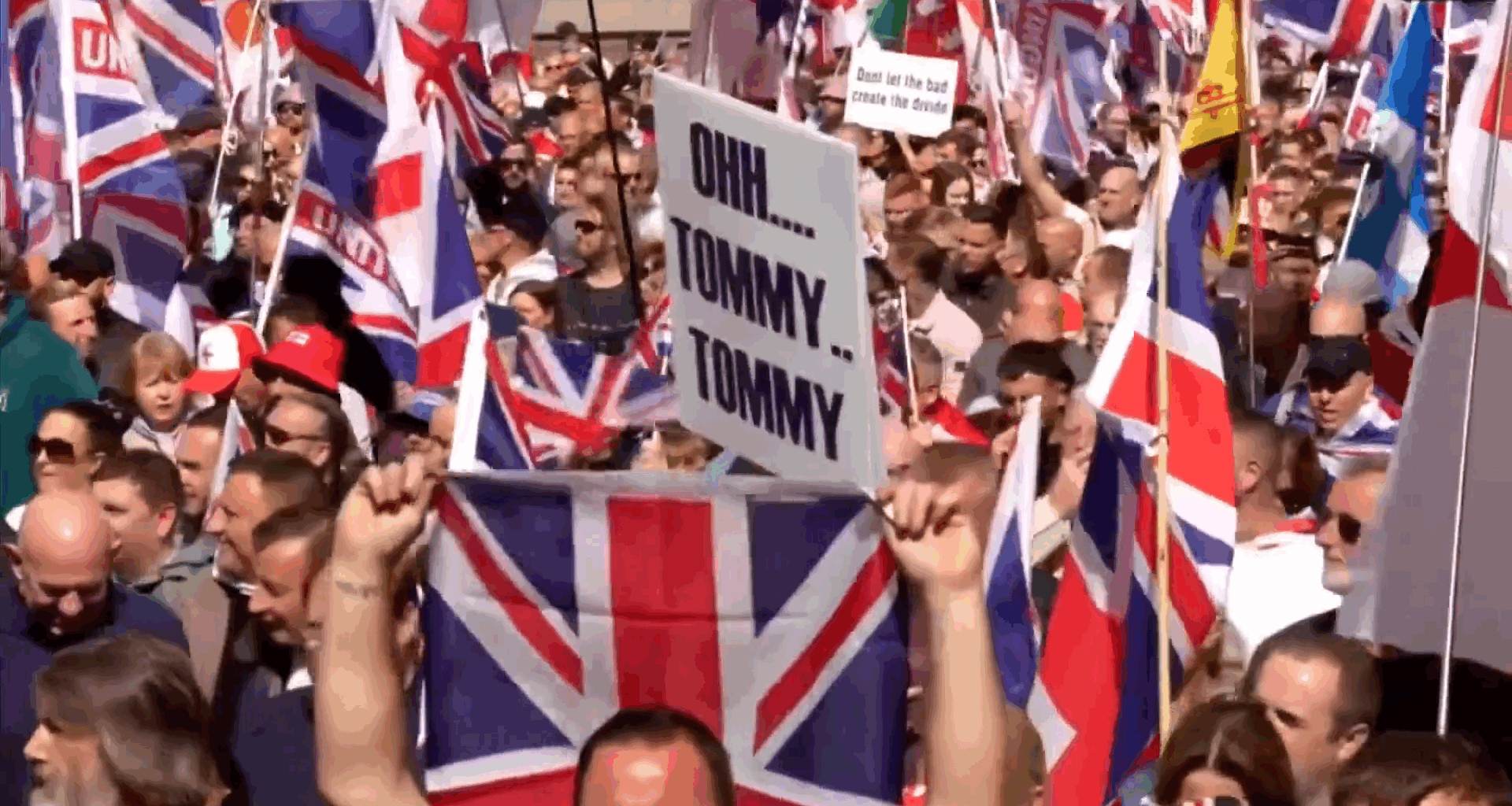 Tensions and some violence as 100,000 attend London far right rally – Channel 4 News