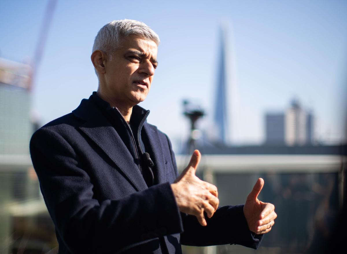 Sadiq Khan offers £200,000 salary to lure 'Oxford Street tsar' to accelerate pedestrianisation plans