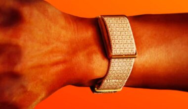 Polar Loop tracks health and fitness without display or subscription