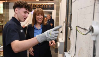 Pudsey: Rachel Reeves MP visits construction training provider