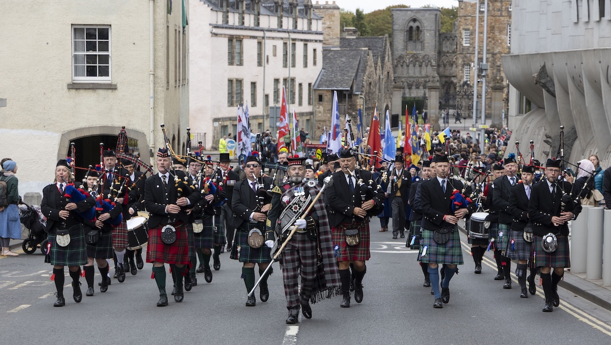 Edinburgh 900 People's Procession - the grand finale