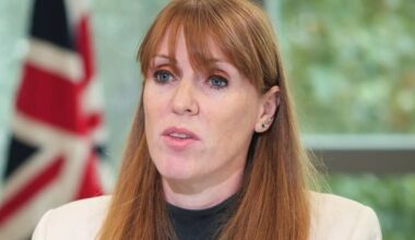 Rayner’s defence on stamp duty error ‘cannot withstand scrutiny’, Tories tell HMRC - UK Politics live