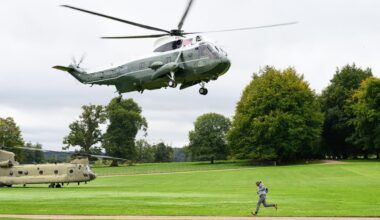 Donald Trump's helicopter makes emergency landing on way to Stansted Airport with President on board - London Evening Standard