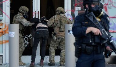 Trump orders troops to be sent into another US city