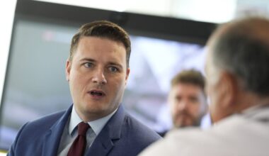 Streeting’s plan to treat 10,000 more A&E patients a day by cutting ‘pen-pushing’