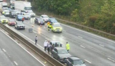 M25 closed after serious multi-vehicle crash | News UK
