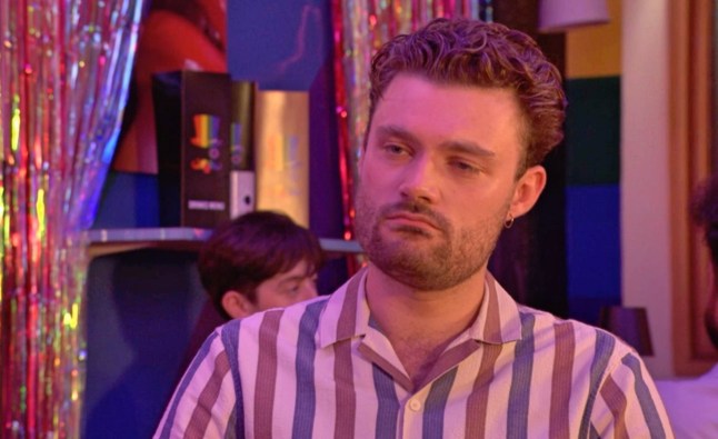 Johnny unimpressed in EastEnders