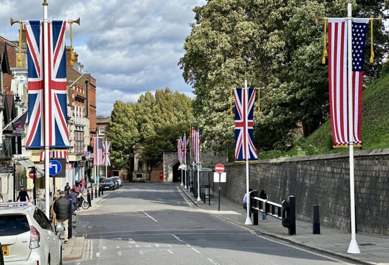 WINDSOR, UNITED KINGDOM - SEPTEMBER 16, 2025: Security measures are stepped up to the highest level in Windsor, ahead of an official visit by US President Donald Trump to United Kingdom, on September 16, 2025. Streets and squares across the historic town have been adorned with American and British flags as authorities prepare for the high-profile visit. Authorities have also deployed additional security units in anticipation of possible protest demonstrations during the visit. (Photo by Muhammed Yaylali/Anadolu via Getty Images)