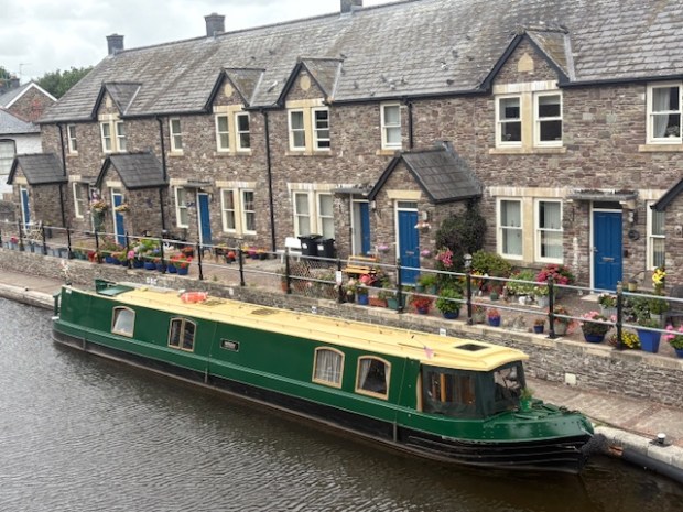 Willow Glen residents Allan and Maly Hughes rented a narrowboat to travel the Llangollen Canal in North Wales (photo courtesy of Allan Hughes).