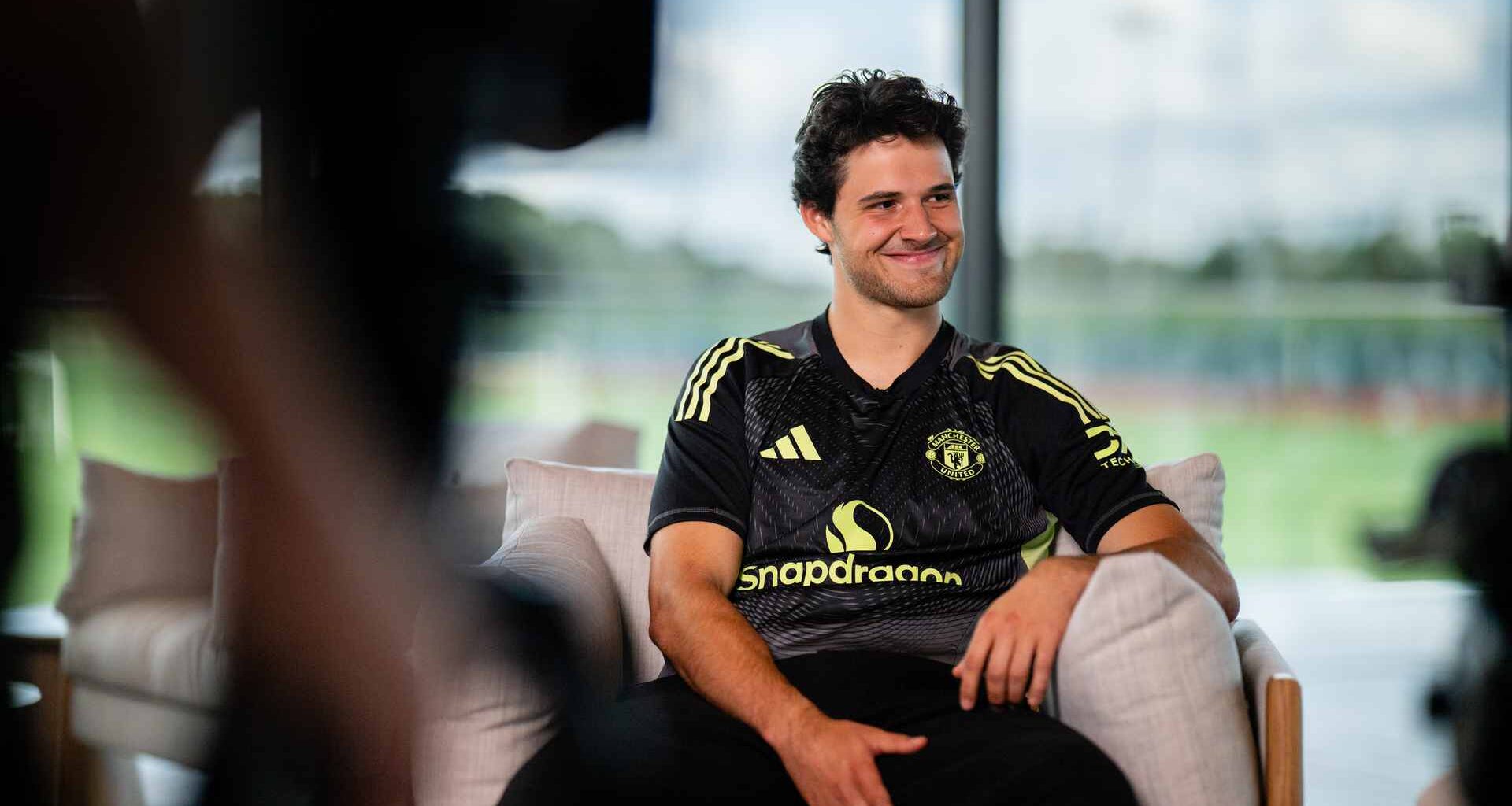 THE SIGNING INTERVIEW | Senne Lammens on why he joined Manchester United, his aims for the future at Old Trafford and his style of play