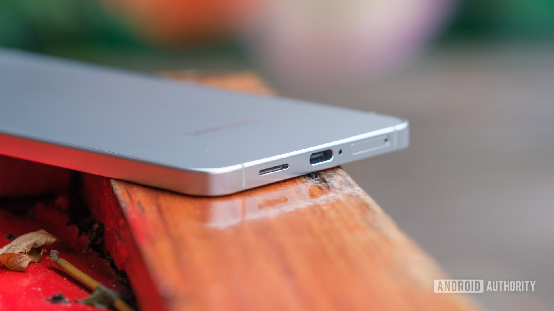 Samsung Galaxy S25 Edge ports