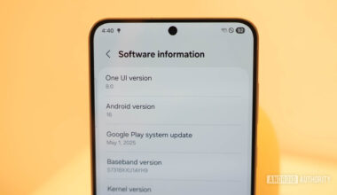Samsung Galaxy S25 FE showing One UI 8 installation