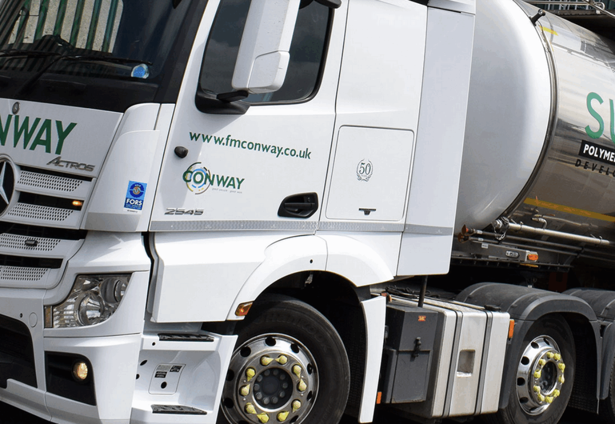 FM Conway spills 15 tonnes of bitumen into Thames