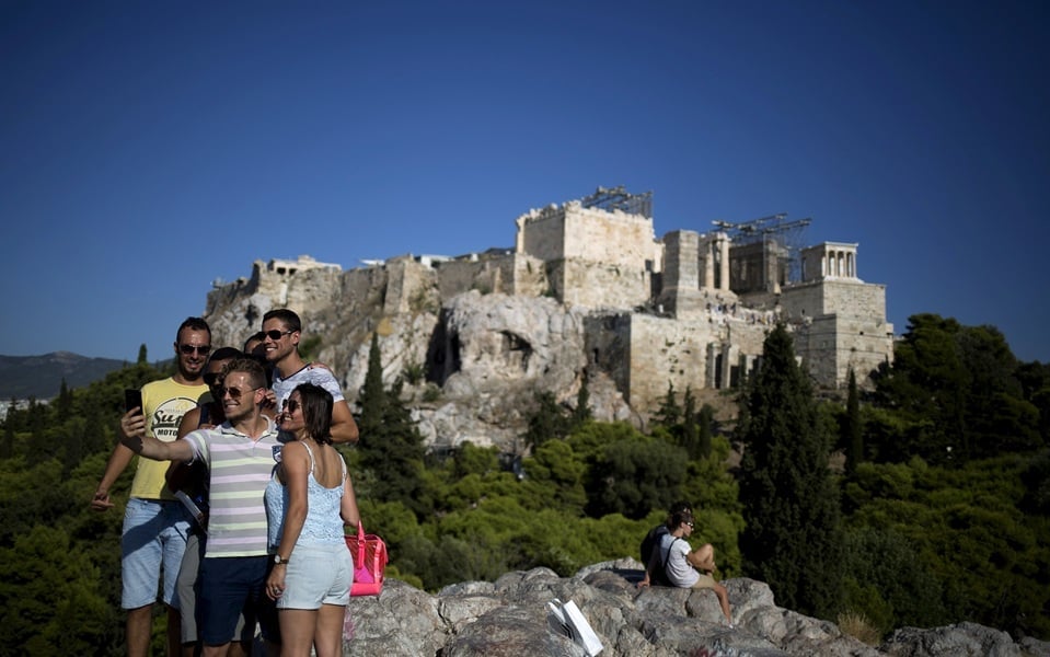 Drawing in wealthier tourists