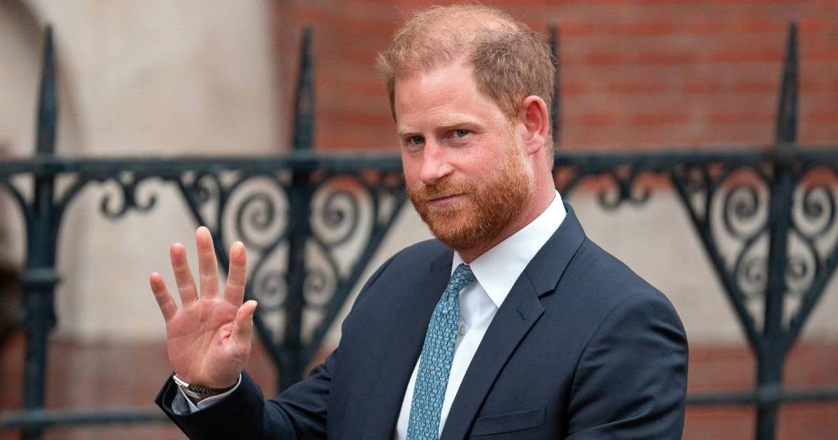 Prince Harry's 'Old Pal' Claims He's Homesick & Sending Emotional Texts to Friends