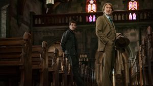 Wake Up Dead Man: A Knives Out Mystery. (L-R) Josh O’Connor and Daniel Craig as Benoit Blanc in Wake Up Dead Man: A Knives Out Mystery. Cr. John Wilson/Netflix © 2025