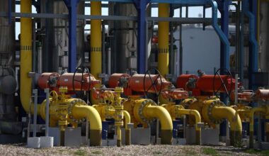 Poland's gas storage hits 100%, highest in EU, minister says