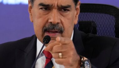 Maduro vows to declare a "republic in arms" if U.S. forces in the Caribbean attack Venezuela