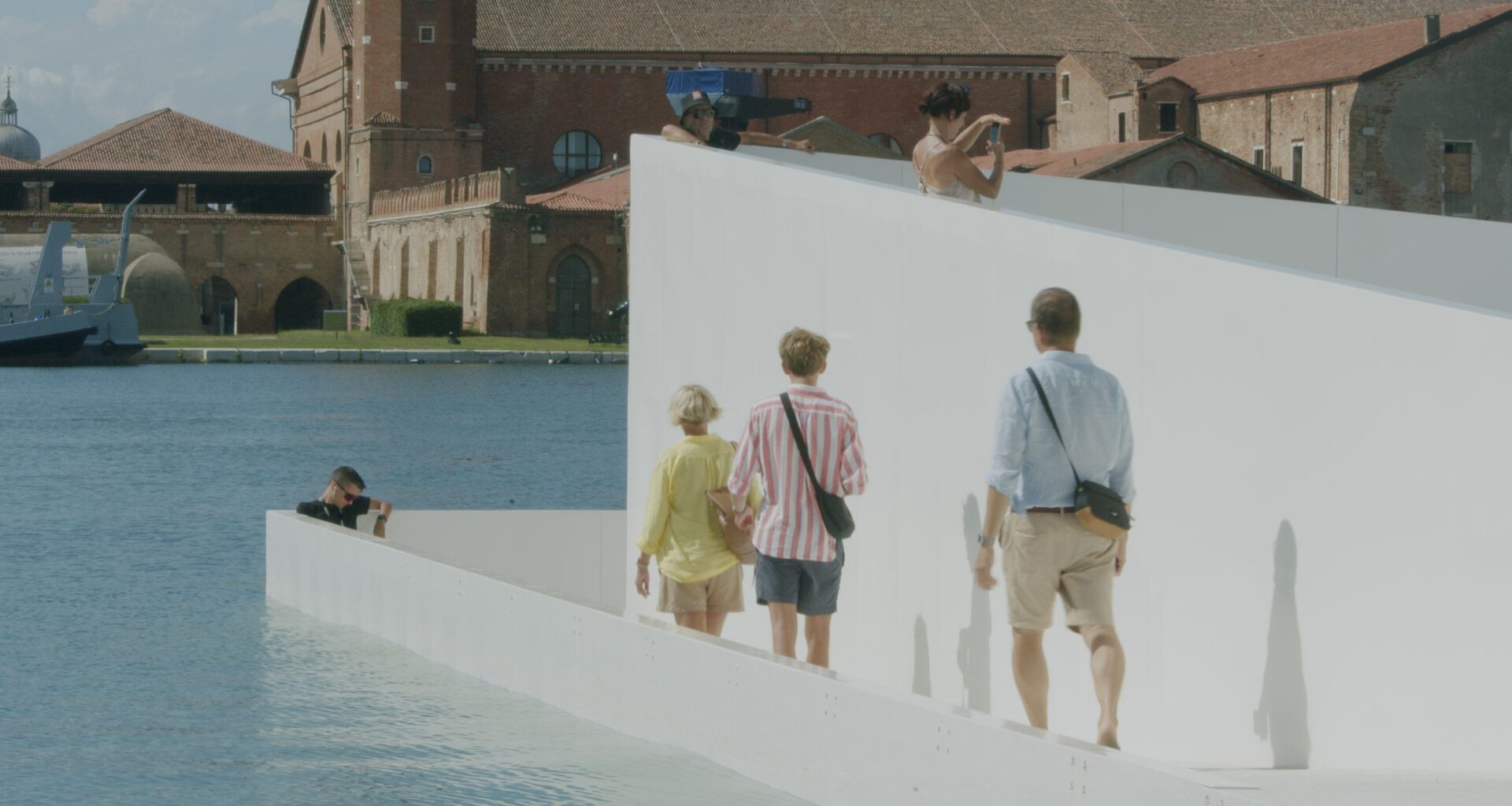 Carlo Ratti and Höweler + Yoon's floating AquaPraça anchors in Venice