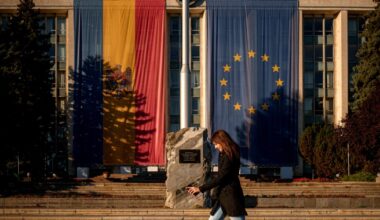 Moldovans Vote In Pivotal Choice Between EU Integration And Russian Influence