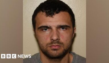 Killer gets 45 years for prison officer 'execution'