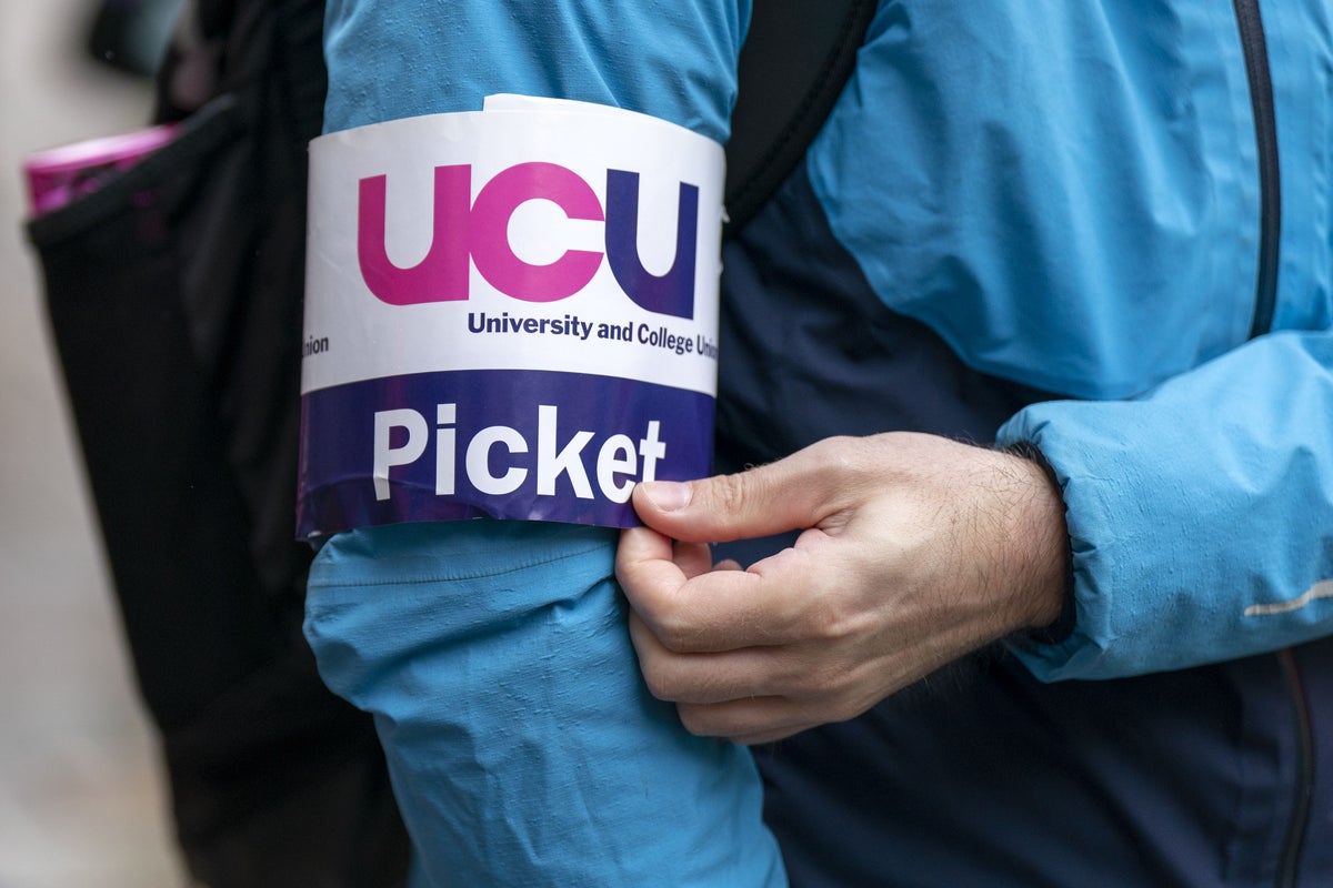 Edinburgh University lecturers begin walkout amid dispute over £140m cuts plan